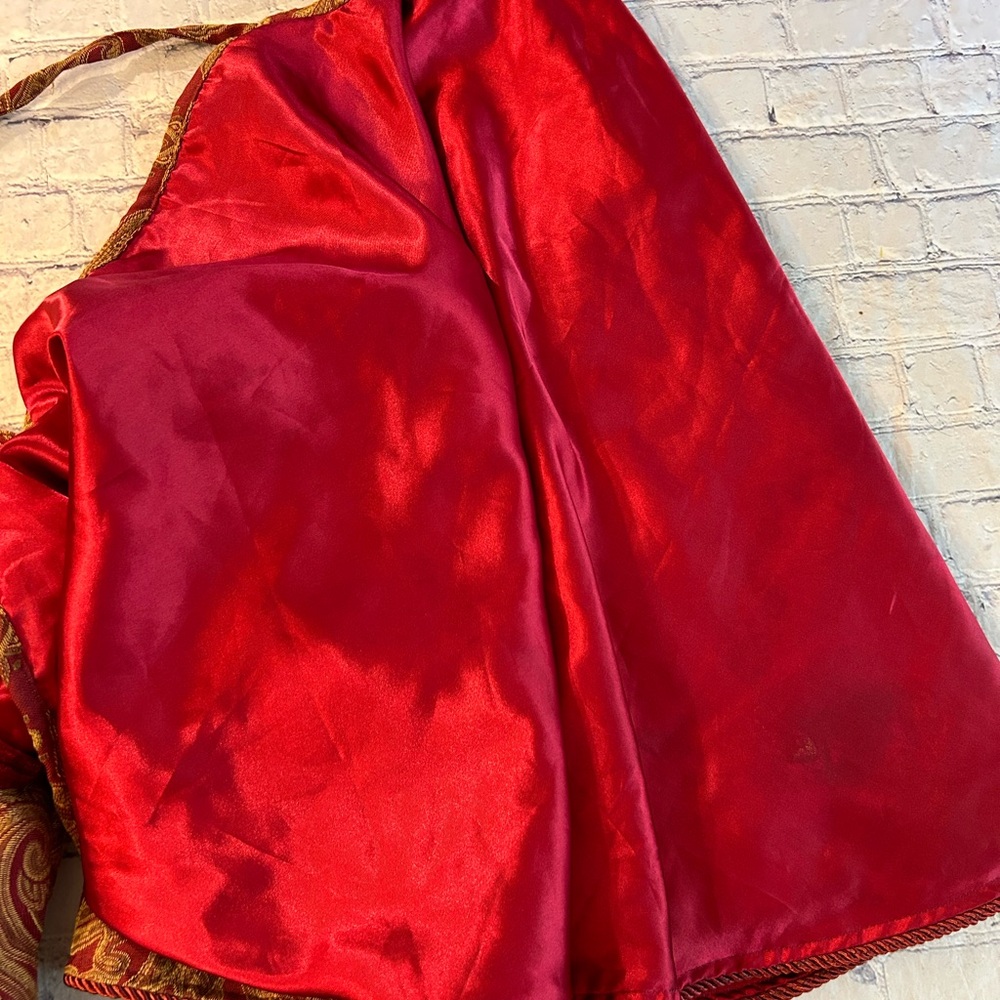 EMBROIDERED TAPESTRY BURGUNDY/GOLD CHRISTMAS TREE SKIRT AND MATCHING STOCKING - Picture 3 of 10